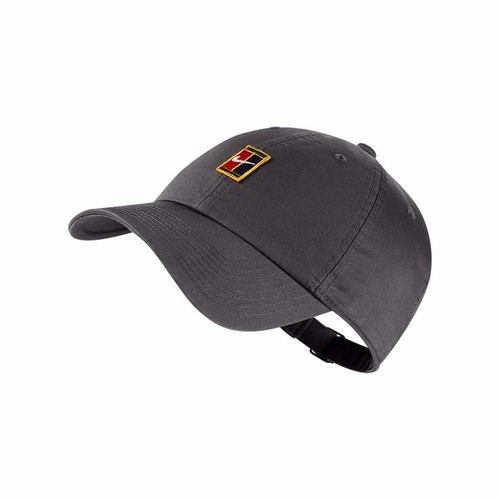 Brand NEW with tags Nike Adult Unisex 