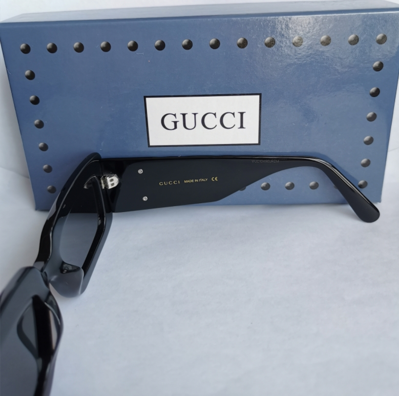 AUTHENTIC GUCCI GG0811S THICK RIM RECTANGLE QUILTED SUNGLASSES IN