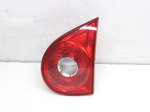 VW Golf 5 Rücklicht rechts innen Rückleuchte Rückfahrleuchte 1K6945094E