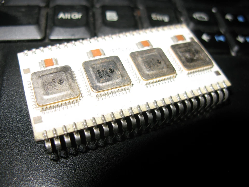 RARE vintage cpu ceramic DC30x DEC PDP f 11 ≈ 8080≈ MOS 6502≈ 4004≈ 8008 - Image 2 of 4