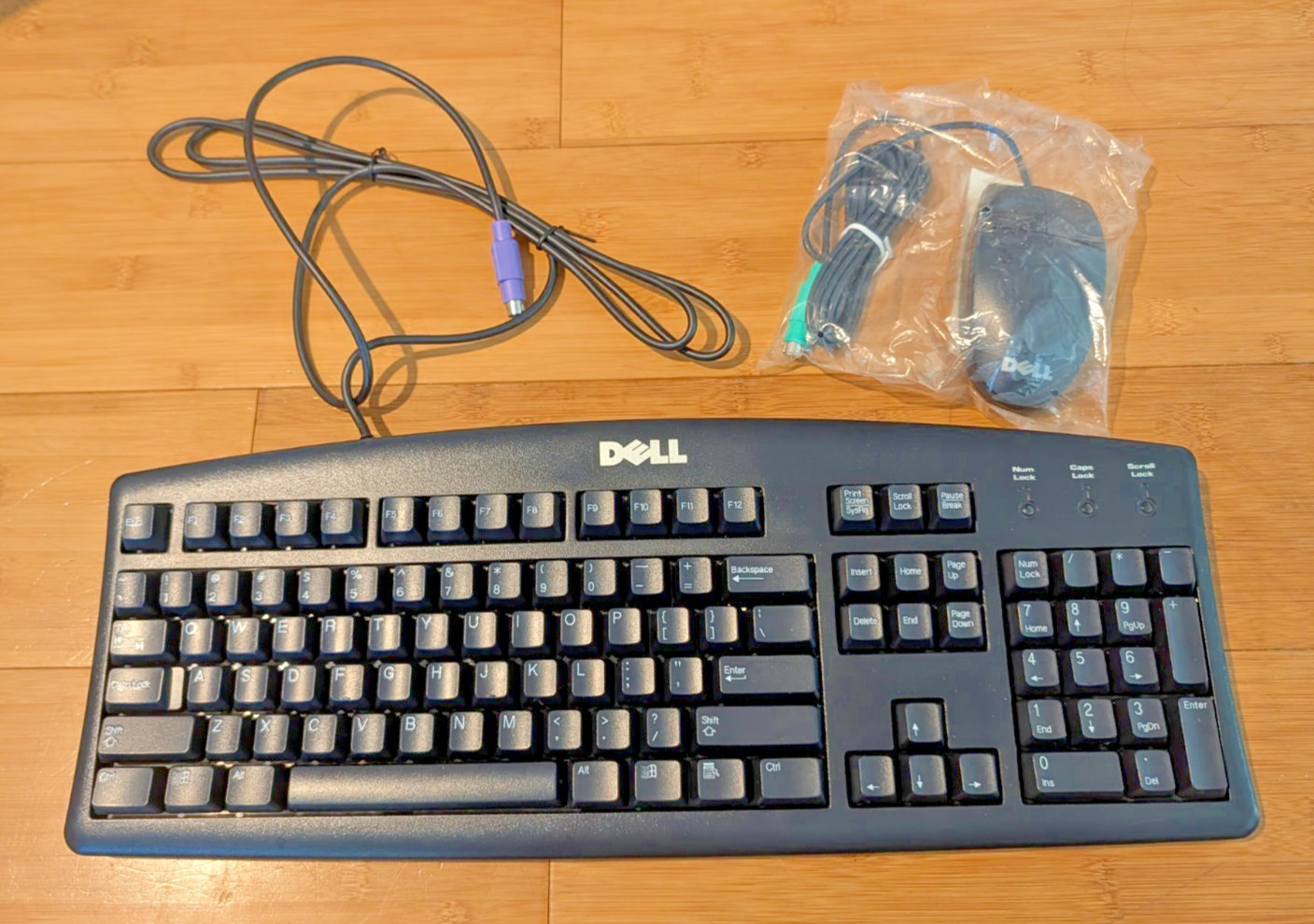 DELL PS/2 US 104-Key Desktop Keyboard w/ 2 Button Ball Mouse