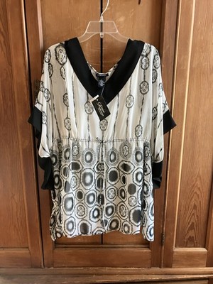 Liz & Me Platinum Collection Plus 2X Geometric V-Neck Blouse Black White
