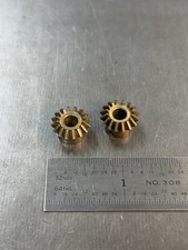BOSTON GEAR MITER GEAR SET 32 PITCH 16 TEETH 3/16” BORE G462 WITH A 1:1 RATIO