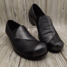 Munro American Womens 6 Medium Black Leather Pewter Slip On Shoes Made In USA