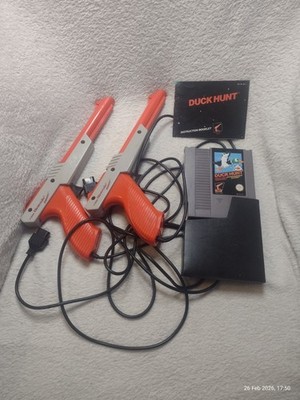 Duck Hunt (Wagen, Handbuch und Cover, OHNE Box) + zwei NES Zapper - siehe Bilder