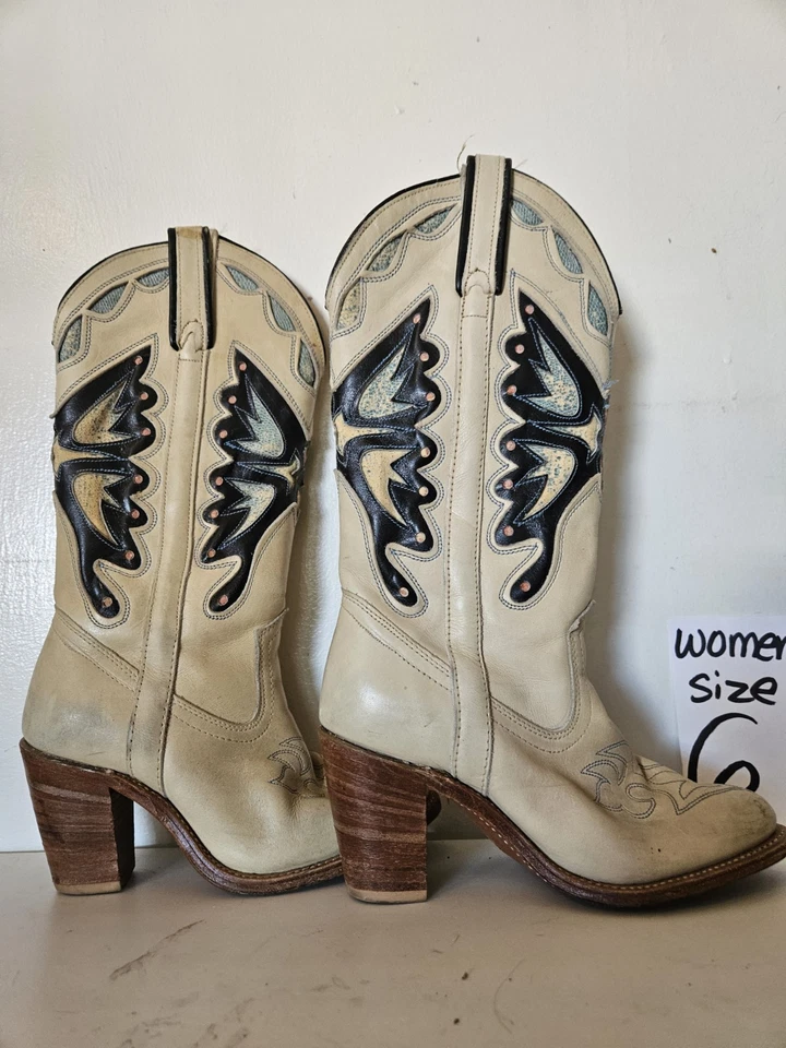 Botas Vaqueras Mujer Mariposa Talla 6 Beige Y Azul Miss Capezio Foto 3 de 4