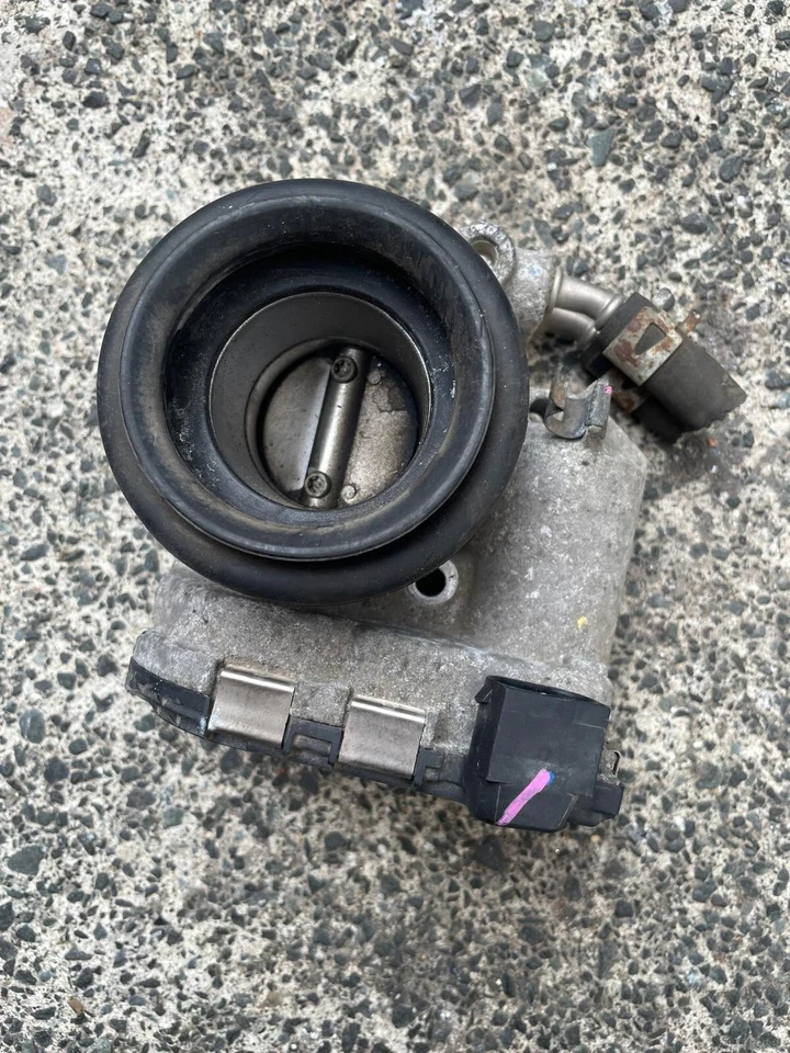 2010 TOYOTA YARIS 1.0 CORPO DO ACELERADOR A GASOLINA 22030-0Q020 (1KR) - Imagem 3 de 3