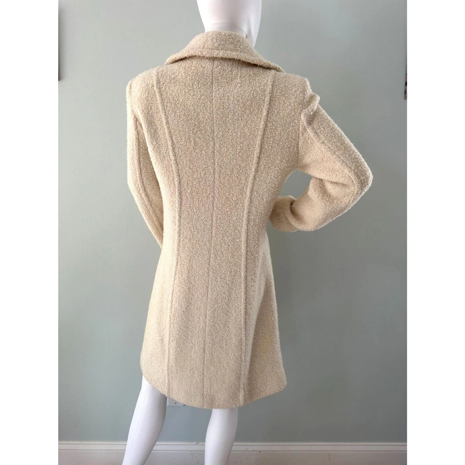 Vintage Nine West Boucle Cream Wool Coat with Large Buttons 60s style size 6 - Image 3 of 4