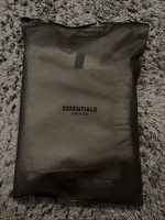 FEAR OF GOD Essentials Dark Oatmeal Shorts (XL)