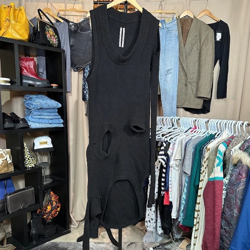 Suéter Rick Owens Plátano Negro FW 21' NUEVO CON ETIQUETAS Talla XL (56) Precio de venta sugerido por el fabricante $2,188.00 Unisex Foto 2 de 4