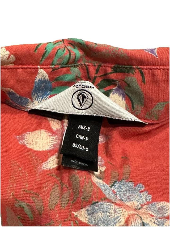 Volcom Shirt Red Floral Hawaiian Beach Button Up Short Sleeve Small Magnum Pi - Image 4 of 4