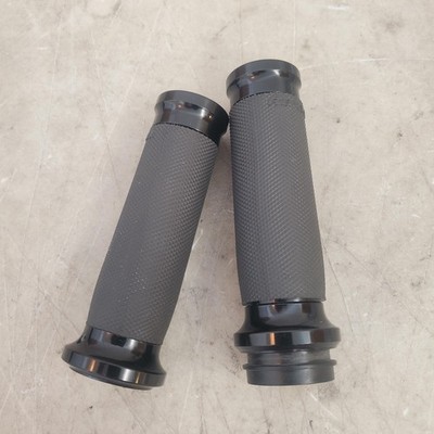 Performance Machine Handlebar Grip Set, Black, 1'' Dia., 08-23 Harley, Renthal!
