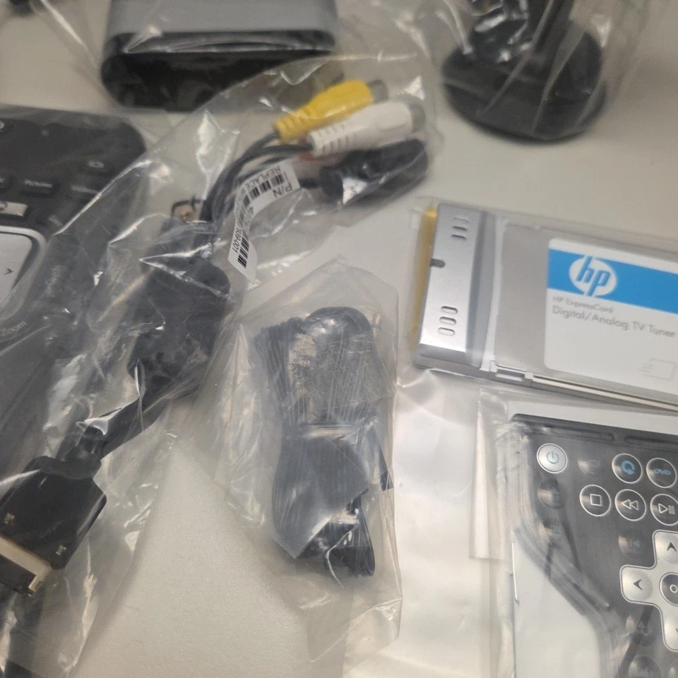 Kit sintonizador de TV digital/analógico con tarjeta HP Express RM438AV Foto 3 de 4