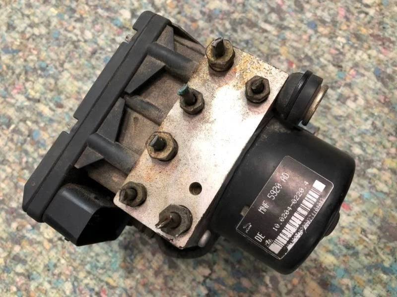 Conjunto de módulo de bomba de freno antibloqueo Jaguar XK8 XJ8 2000-2003 Vanden Plas OEM Foto 3 de 4