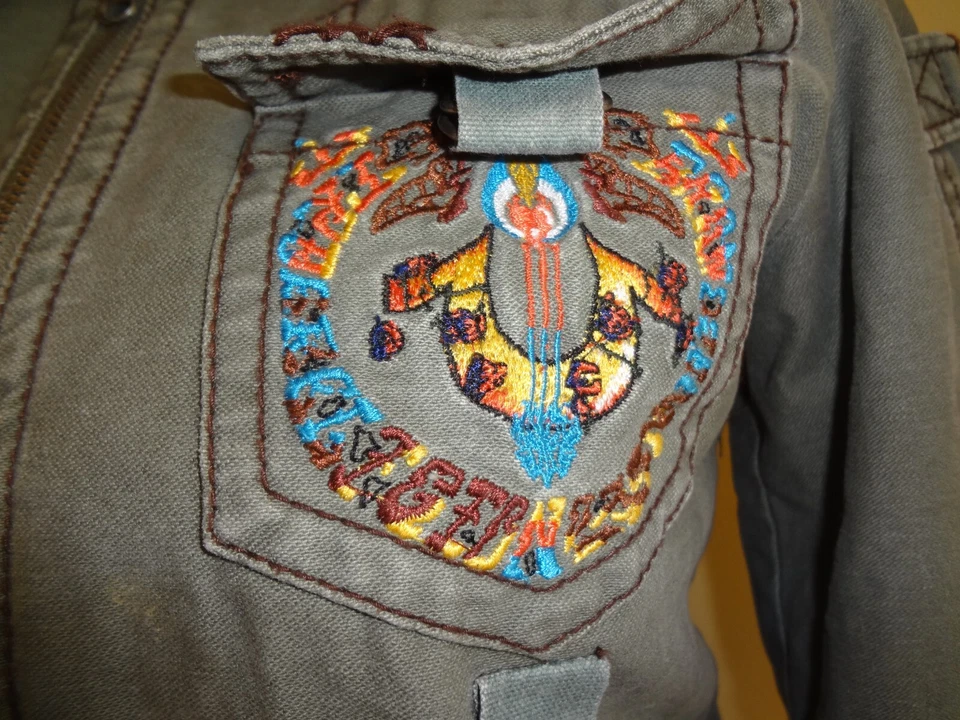 Chaqueta de mezclilla de colección True Religion Teen Buddha verde ejército gráfico bordado talla 14 Foto 4 de 4