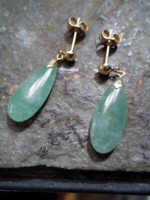 real solid 14K yellow gold pierced Earrings chinese jade green stone vintage