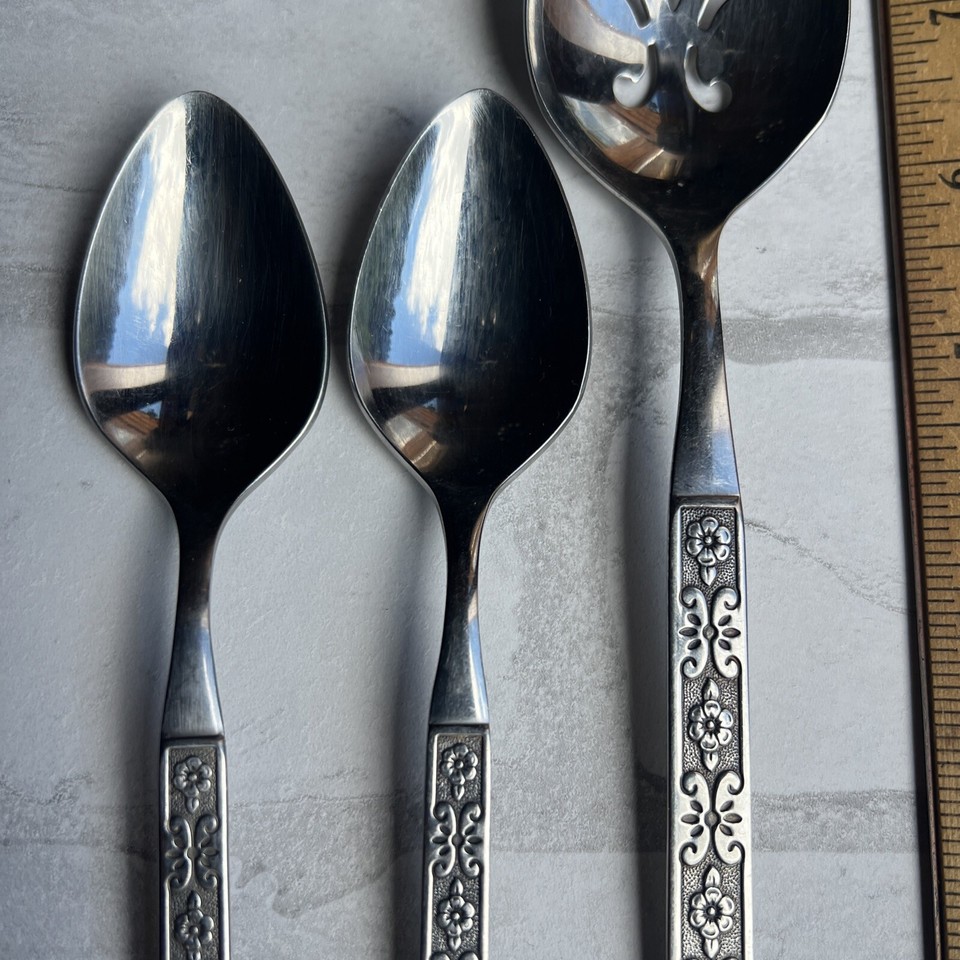 Oneida Distinction Deluxe CAPRI Stainless Flatware 1 Serving Spoon, 2