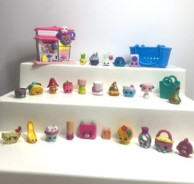 Shopkins Lil  Secrets Secret Shop Cutie Cat Cafe. + 25 Shopkins. Shopping Basket