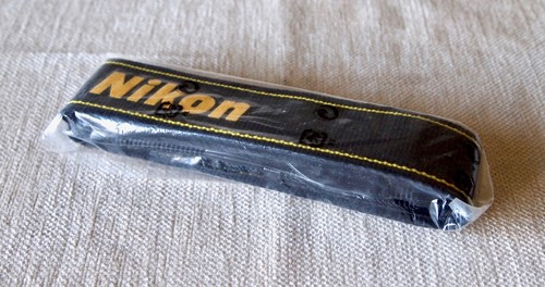 Genuine Nikon Camera Neck Strap Black Yellow Embroidery Brand New Sealed NOS