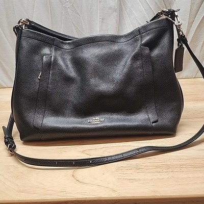 Coach Large Scout Hobo bag in black pebbled leather. 13''x3''x9.75