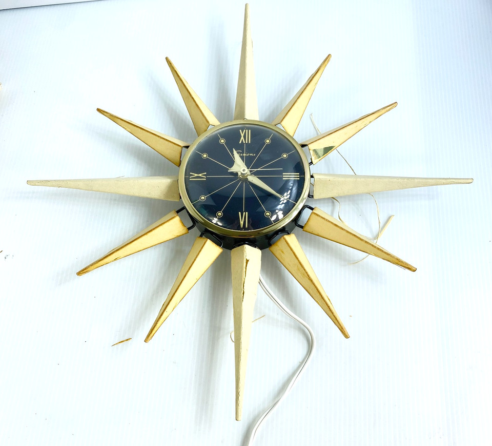 A Sessions brass starburst clock in 'new other' condition — Sessions is a storied American clockmaker and the brass lustre finish gives this genuine vintage warmth.