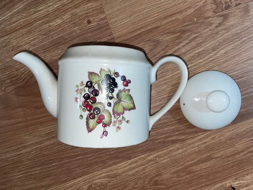 Royal Norfolk Vintage/Retro 15cm White Ceramic Floral Pattern Teapot (VG COND)