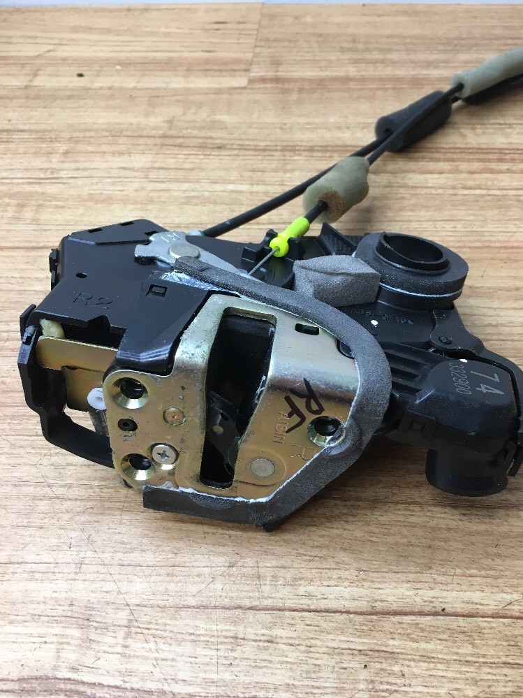 LEXUS 02 03 04 05 06 ES300 ES330 DOOR LOCK LATCH ACTUATOR rear Right