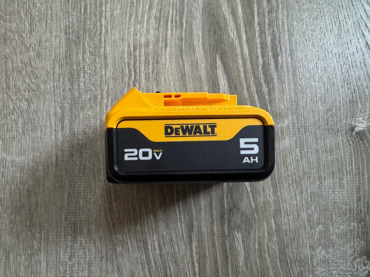 Dewalt Dcb205 Amp Dewalt 20 Volt Battery DEWALT DCB205 20V MAX XR