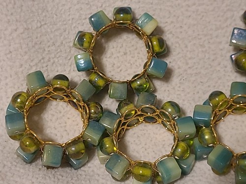 Set di 6 Splendidi Anelli Tovagliolo Perline Oro, Verde E Turchese - Foto 3 di 5
