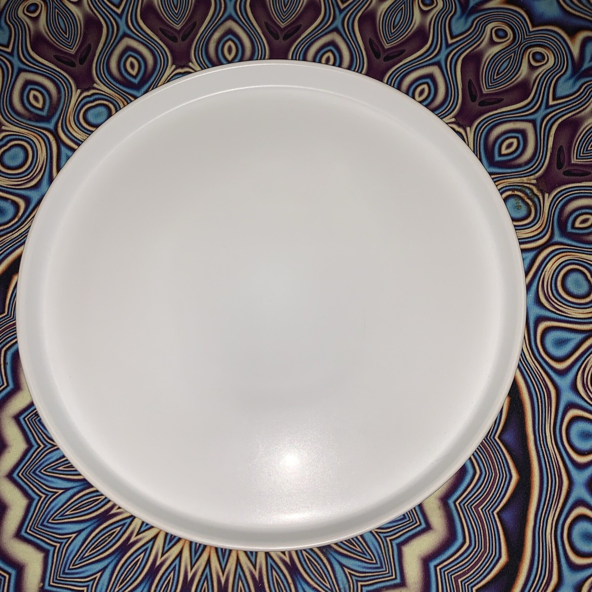 Armor Arc set of 6 plates new, A Better Life White Ceramic