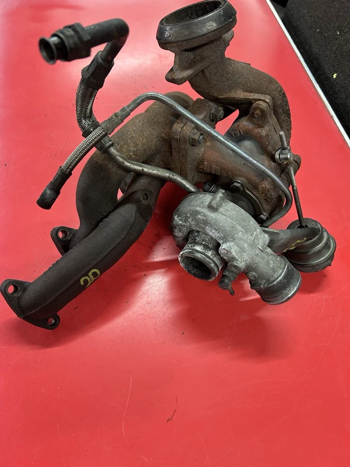 Volkswagen Transporter T4 2.5 TDI Turbo Colector 074145701A Actuador Alimentación Aceite VW Foto 3 de 4