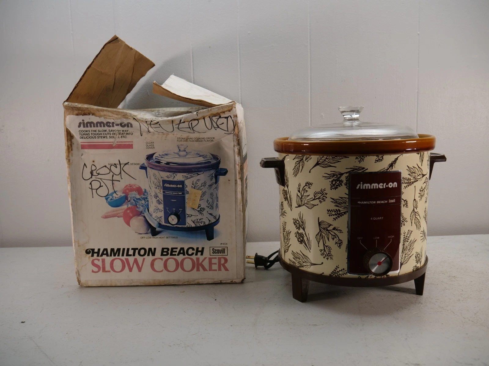 Hamilton Beach 454RH Simmer-On Slow Cooker 4 Qt Stoneware Crock Glass Cover