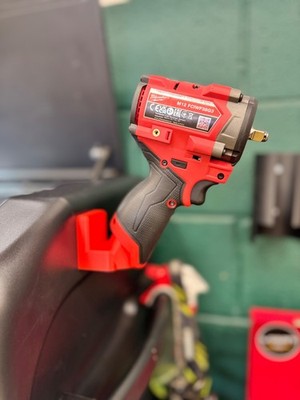 Milwaukee M12 magnetischer Werkzeugkörperhalter