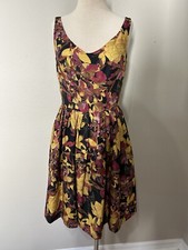 TAYLOR Woman’s Dress Fit & Flare Sleeveless Size 6 Gold Black Wine Classic EUC