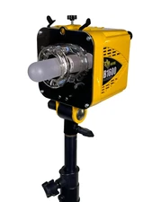 Paul C. Buff AlienBees B1600 Studio Flash Unit Mello Yello 640Ws w/ Reflector