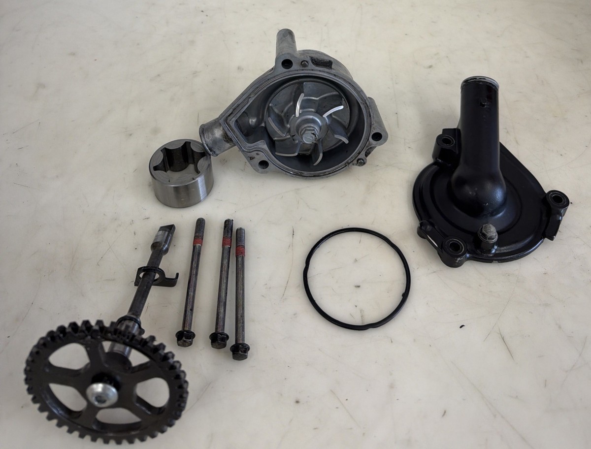 2007 KAWASAKI NINJA ZX6R ZX600P OEM ENGINE WATER OIL PUMP 16160