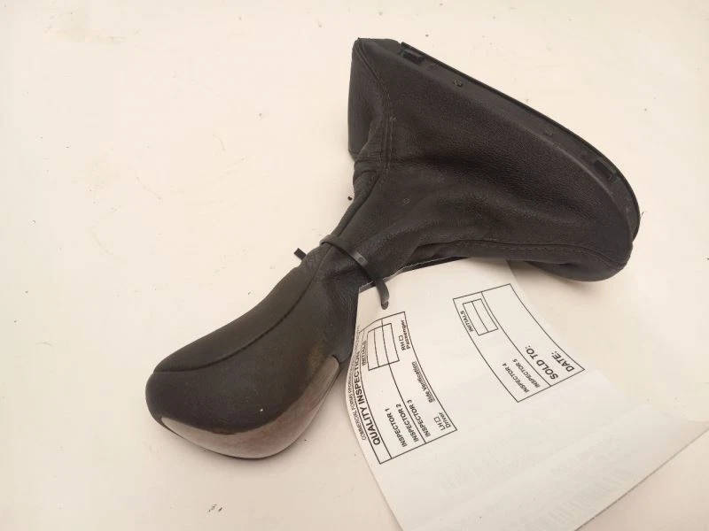 BOTA PERILLA CAMBIO CUERO MERCEDES-BENZ E320 2004 PN A211 267 1310 Foto 3 de 4