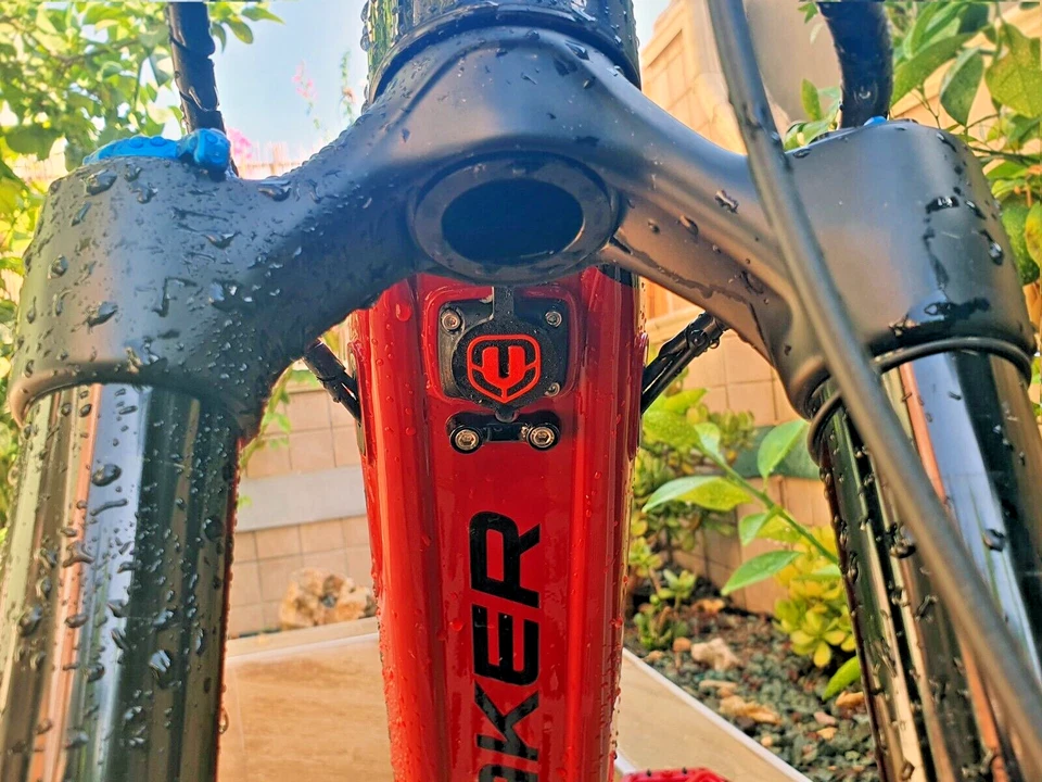 Tapa Puerto De Carga Mondraker Hermético Mejorado (Elegir Color) - Imagen 4 de 4