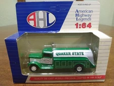 AHL 1:64 QUAKER STATE MOTOR OIL TANKER TRUCK PETERBILT 260 DIECAST GREEN NIB