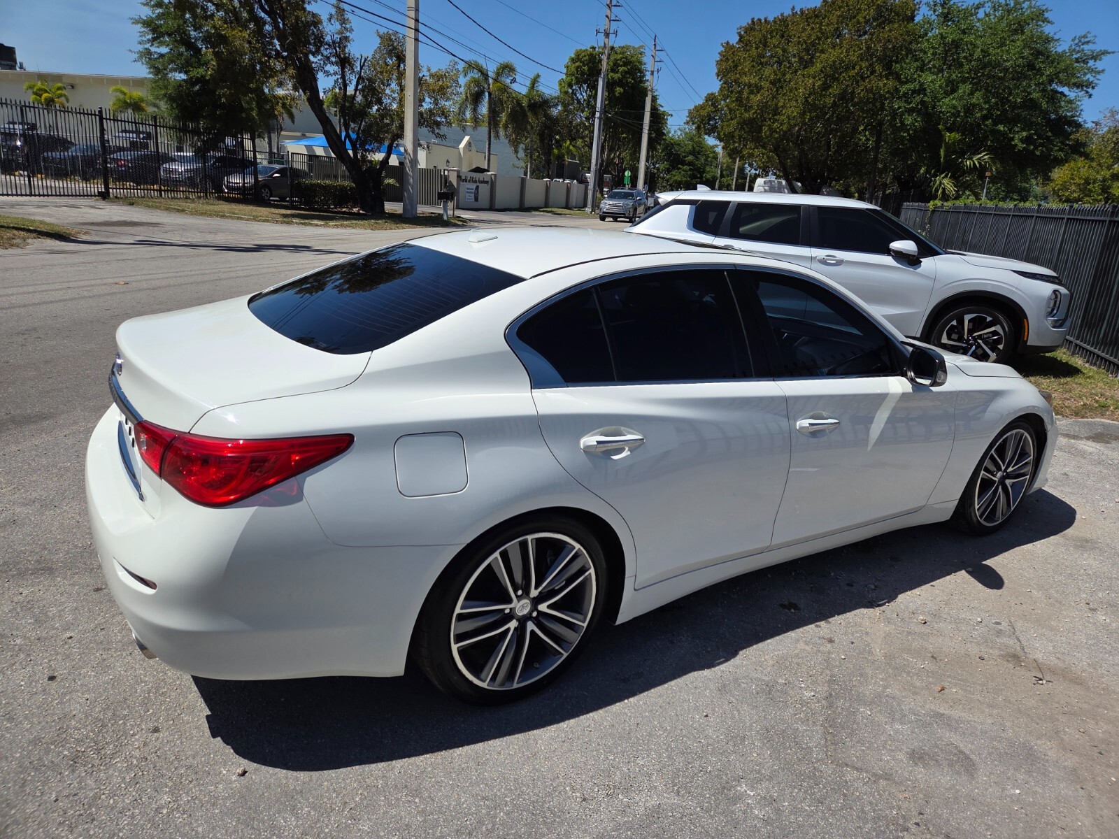 Infiniti Q50 - Image 9