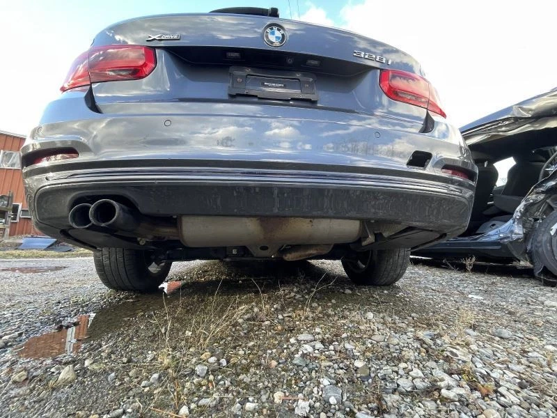 BMW 330I 2017-2019 parachoques trasero cubierta algunos arañazos gris PC: B39 100 K 51956 Foto 4 de 4