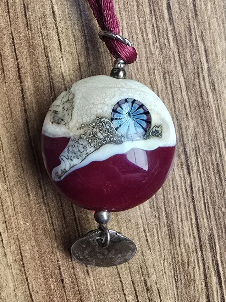 Hermoso collar de artista local 'De'Sean Ta Jae' inspirado en Japón Foto 3 de 4