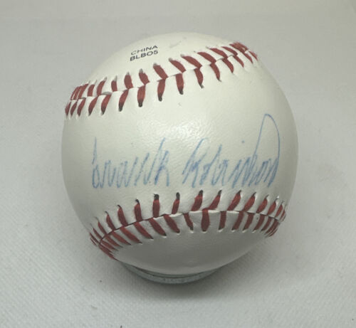 Frank Robinson Signed Autographed Ball. Beckett. - Picture 1 of 7