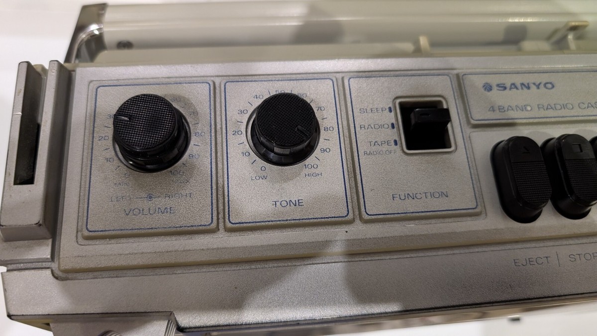 Sanyo M9921K 1982 Japan Casette player Radio | eBay