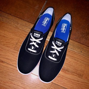 keds black tennis shoes