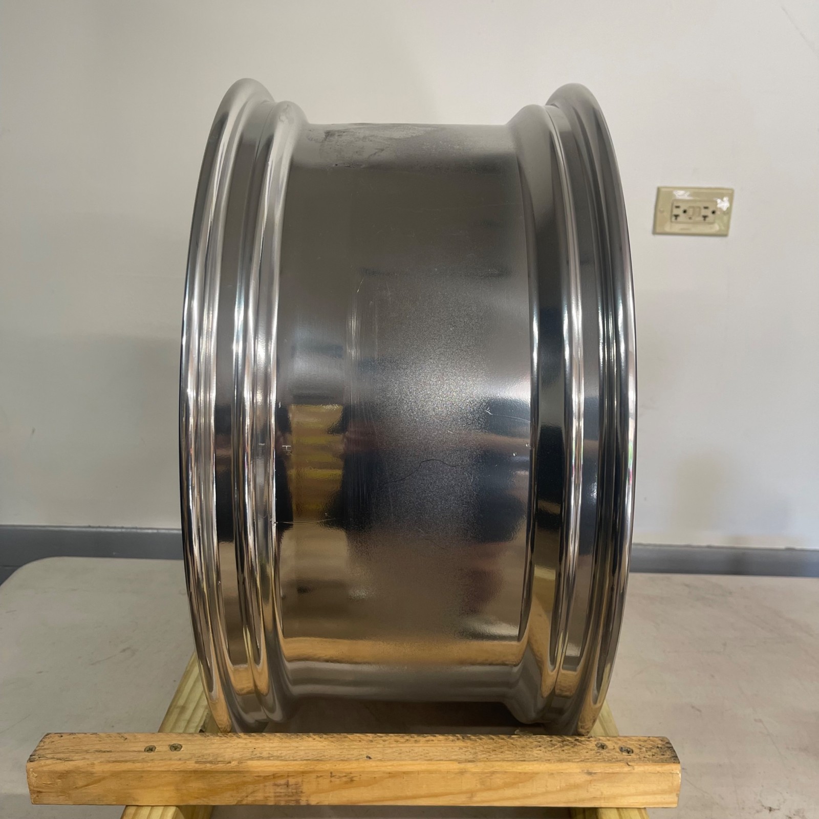 Bentley Bentayga Left Wheel P/N 36A601025E