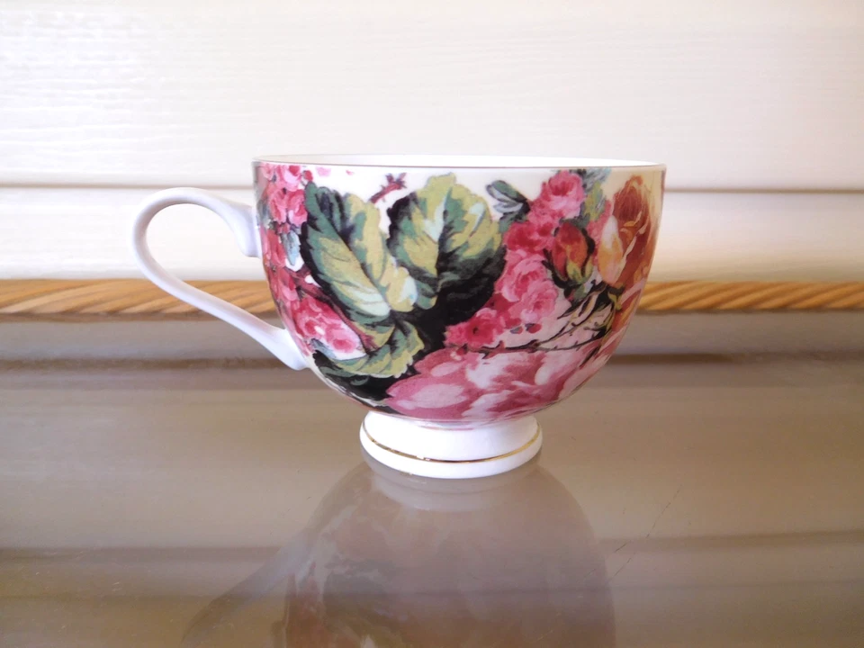 Maxwell & Williams "Rambling Rose" Trio Fine Bone China 2002 New Unused Boxed. - image 4 of 4