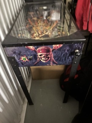 Zizzle Pirates of the Caribbean Dead Man's Chest Pinball Machine 2006