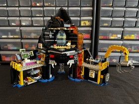 LEGO the LEGO Ninjago Movie: Garmadon's Volcano Lair (70631)