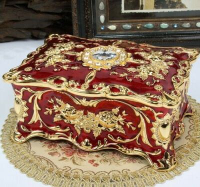 RED TIN ALLOY METAL RECTANGLE WIND UP MUSIC BOX   ( 100 SONGS AVAILABLE )